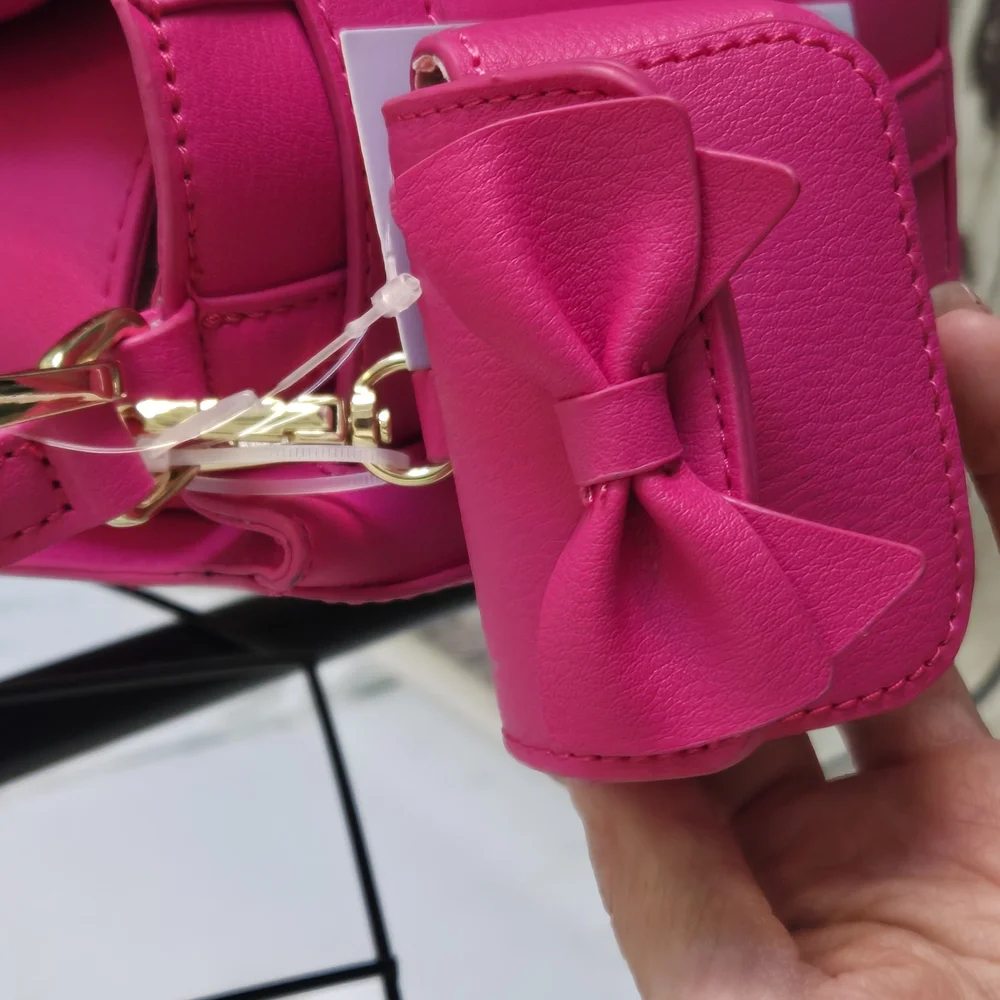 NWT Madden Girl Magenta Mini Tote Leather with Gold Chain And Earbud Pouch - Picture 8 of 17